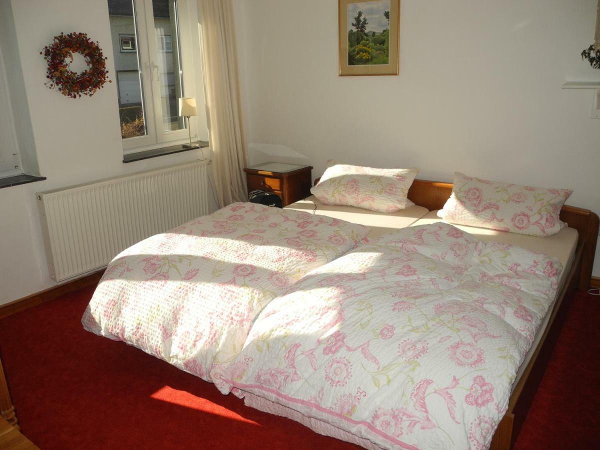 Villa Luzia Meuspath Exteriör bild